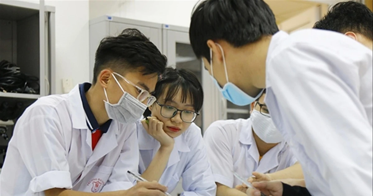 Bằng cấp ngành y: 50 năm qua, hai bộ chưa tìm được tiếng nói chung