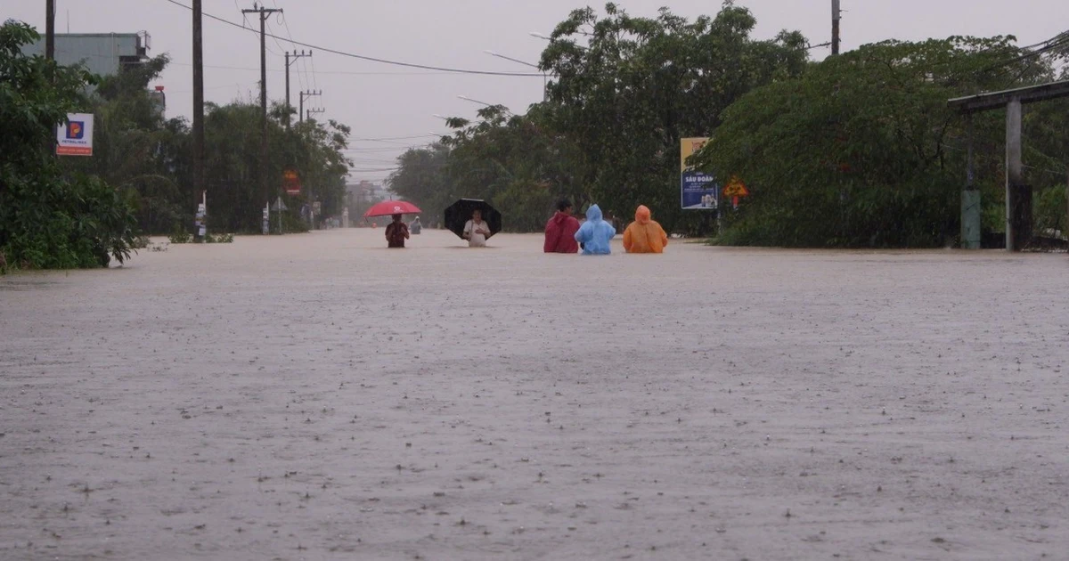 Đợt mưa lớn ở miền Trung sẽ vượt mức dự báo trước đó