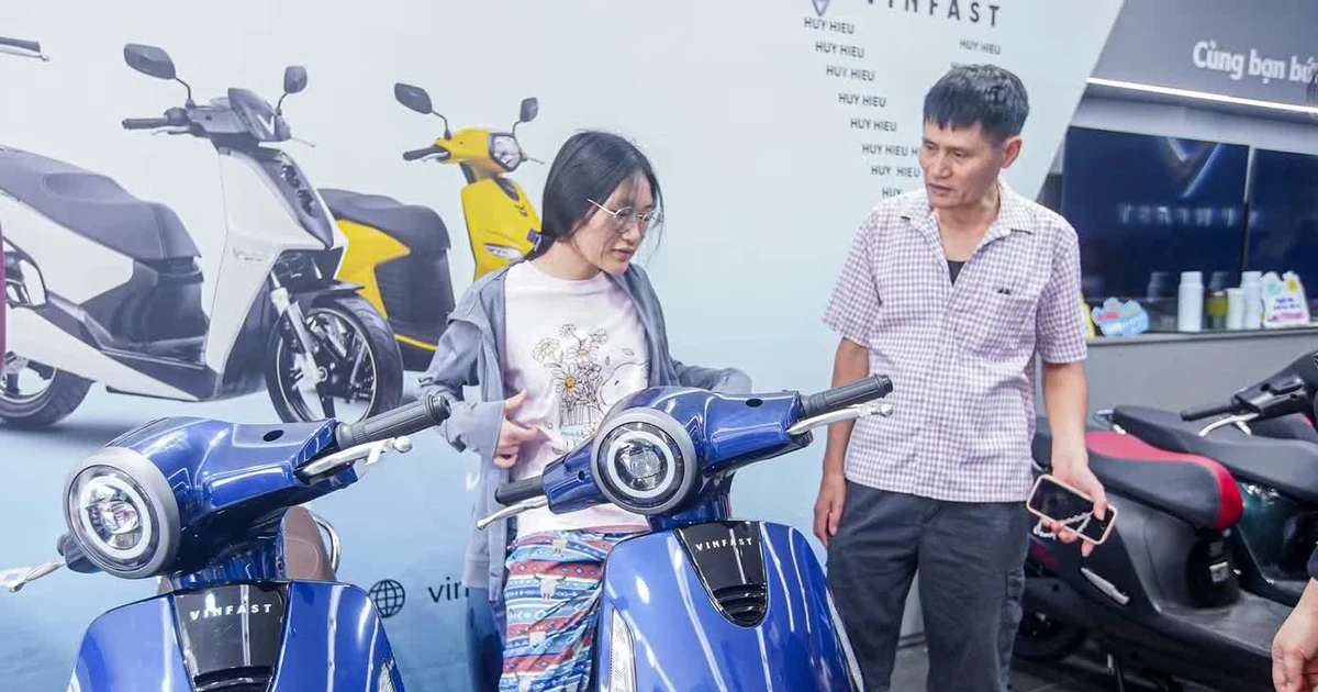 Nhiều người chuyển sang xe điện