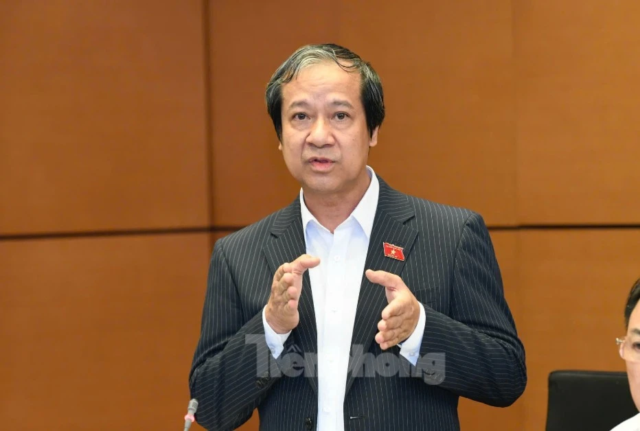 Bộ trưởng Nguyễn Kim Sơn nói về lộ trình dùng chung một bộ sách giáo khoa