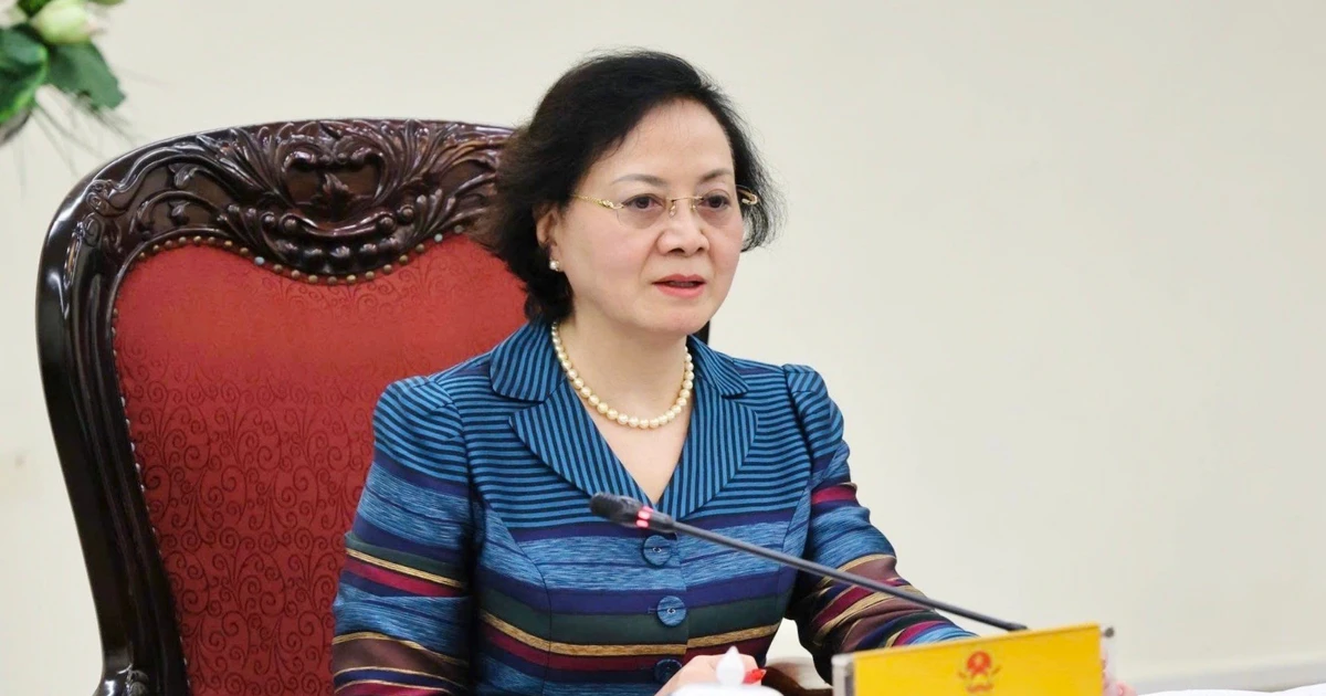 Bộ Nội vụ đang rà soát biên chế, tham mưu chính sách tiền lương, phụ cấp