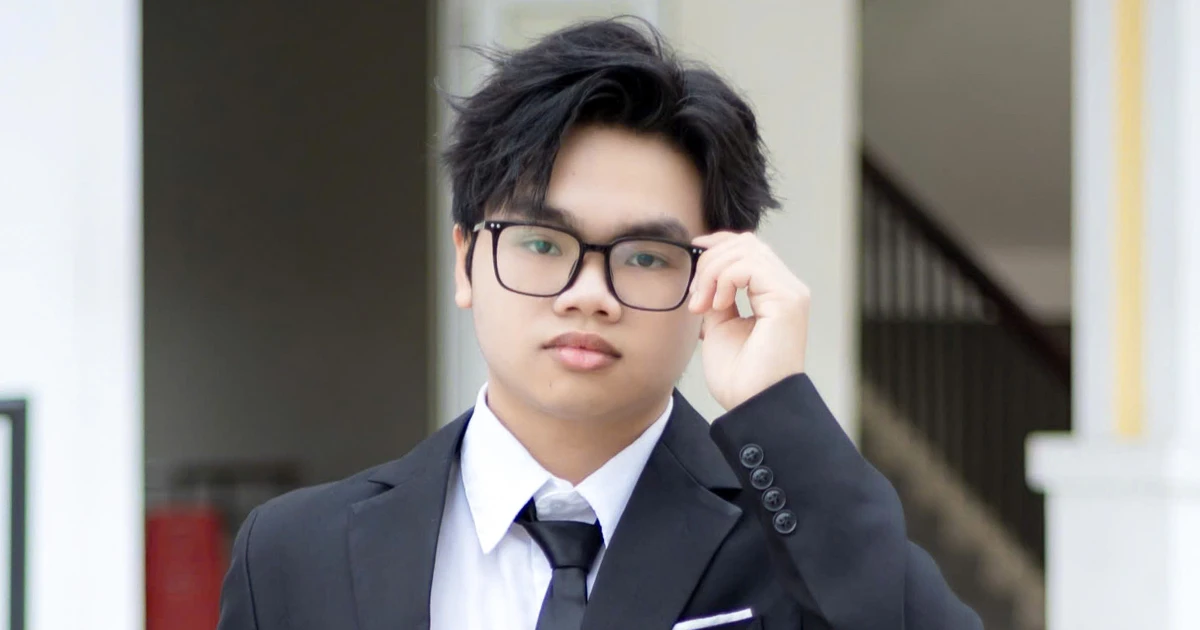 Chân dung Thủ khoa TSA đợt 3 Nguyễn Công Huy: Mỗi tối dành 3 tiếng ôn TSA, từng áp lực vì hụt kiến thức do học đội tuyển