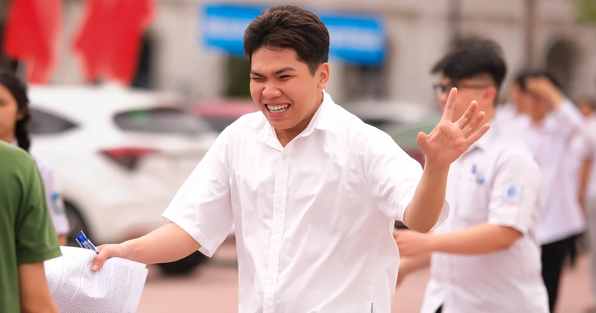 Nhiều cảm xúc sau môn thi Ngữ văn, nhiều sĩ tử đánh giá đề phân hoá cao, dự đoán đạt 7 điểm