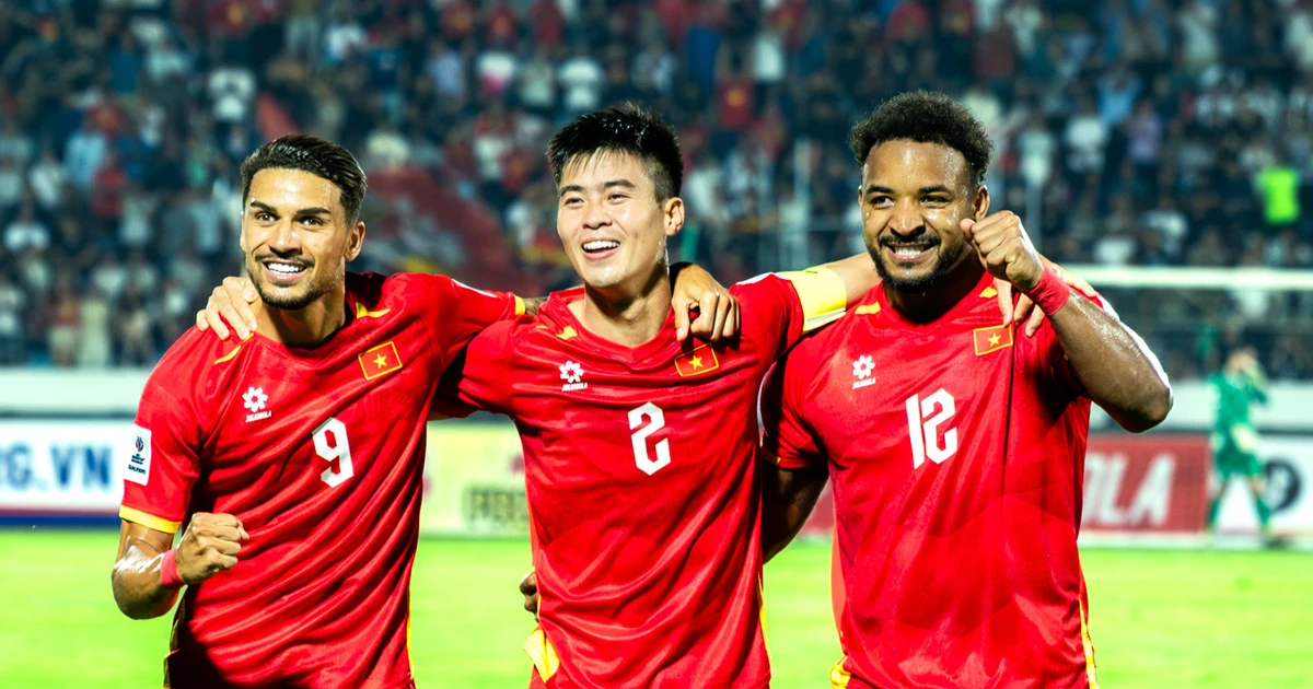 HLV Kim Sang-sik: ‘Xuân Son và Hoàng Hên tạo nên khác biệt’