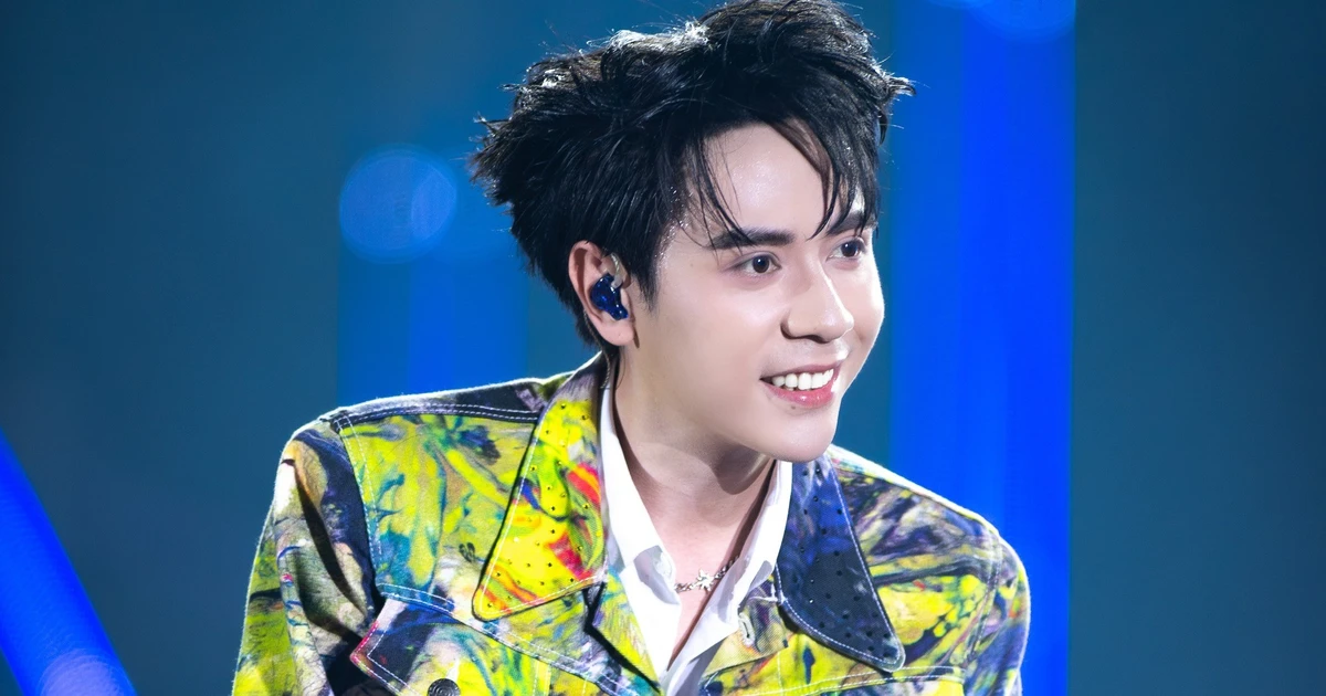 Mỹ Đình 'thất thủ' trước độ chịu chơi của Quang Hùng MasterD tại concert Thanh xuân 2026