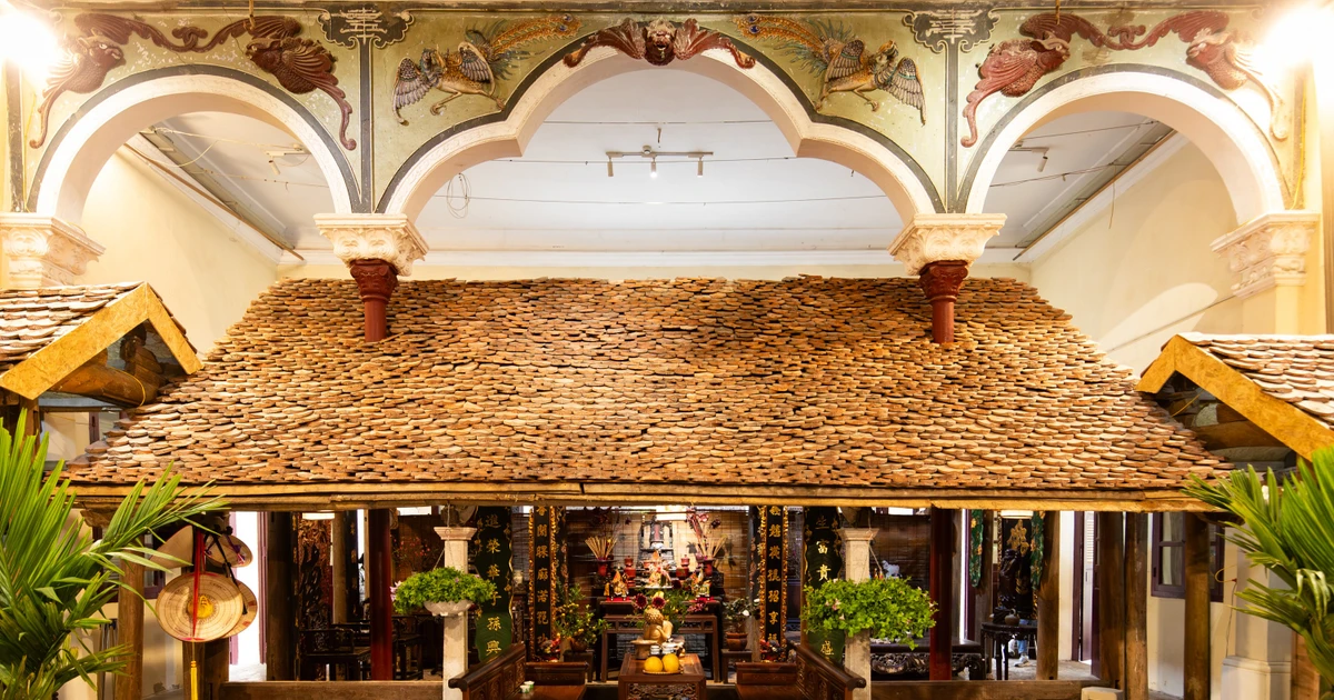 Giới trẻ Hà Nội diện áo dài, 'check in' Tết xưa tại không gian đang hot nhất phố cổ