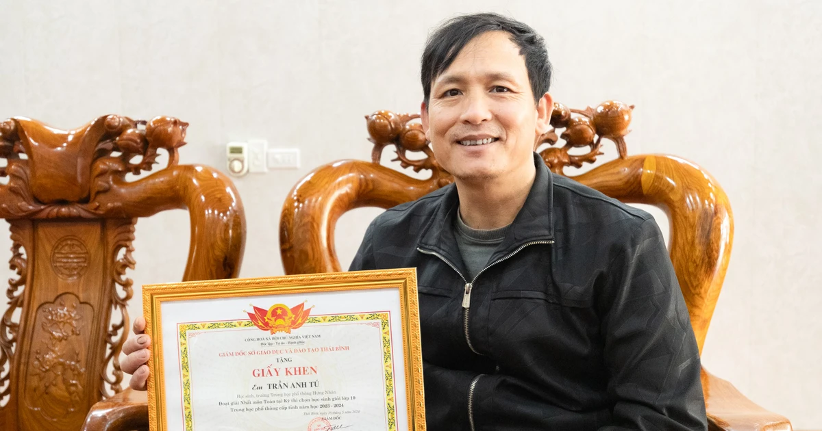 Bố của thủ khoa Trần Anh Tú: 'Tính con ham học, kỷ luật cao, bố mẹ thường nhắc con học vừa thôi, giữ sức khoẻ'