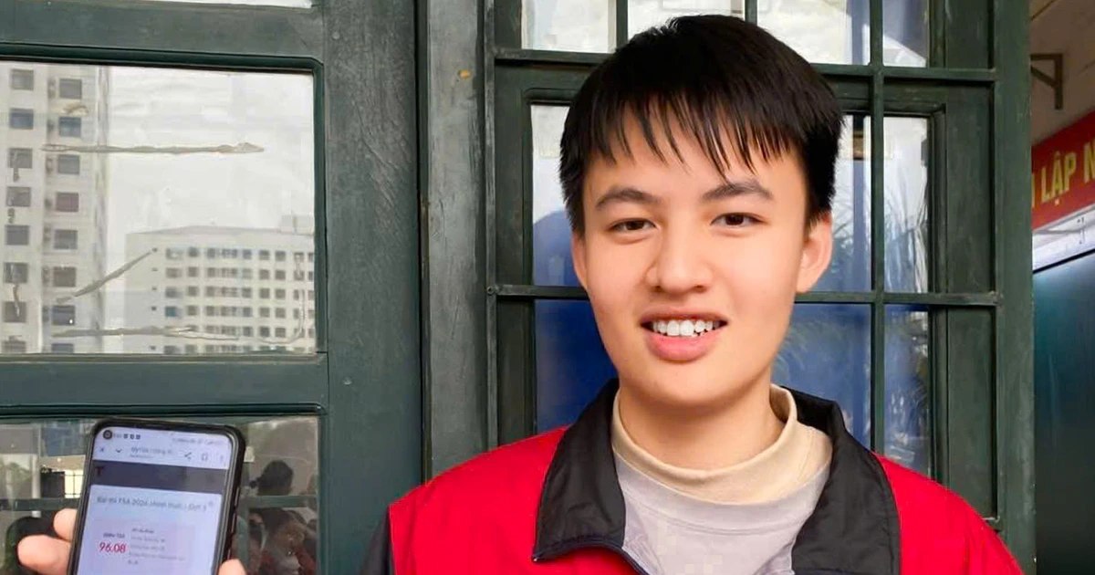 Thân Minh Hiếu: Từ cậu học trò bị ‘ngợp’ khi bước vào trường Chuyên đến Á khoa kỳ thi TSA