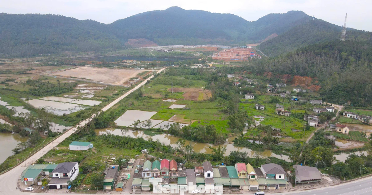 Nghệ An: Sống gần bãi rác, dân mong sớm được di dời