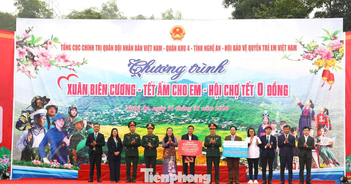 ‘Xuân biên cương - Tết ấm cho em’ đến với người dân miền Tây xứ Nghệ