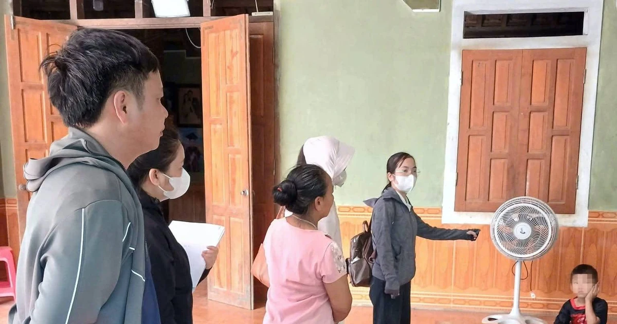 Chó nuôi phát bệnh dại, cắn 5 người hàng xóm rồi lăn ra chết
