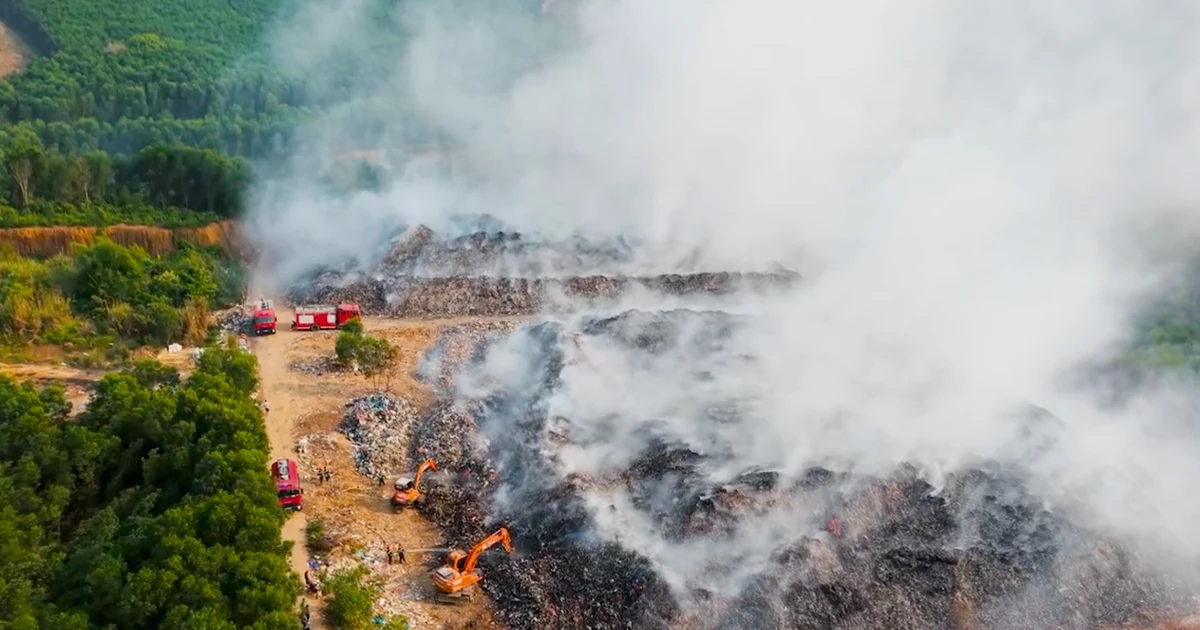 Hiện trường vụ bãi rác cháy suốt nửa tháng
