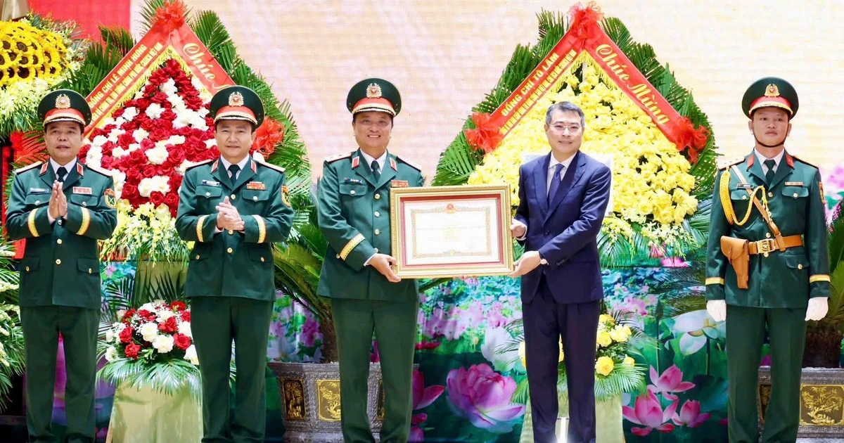 Thủ tướng Lê Minh Hưng: Quân khu 4 tiếp tục viết nên những trang sử hào hùng, bảo vệ vững chắc Tổ quốc