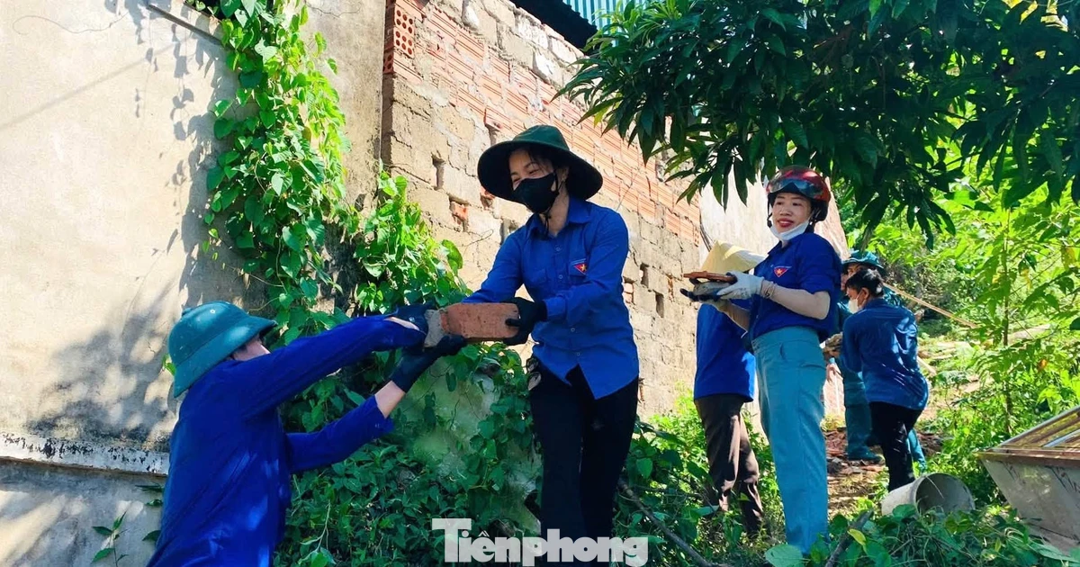 Thanh niên chung tay dựng nhà, tiếp sức những hoàn cảnh khó khăn
