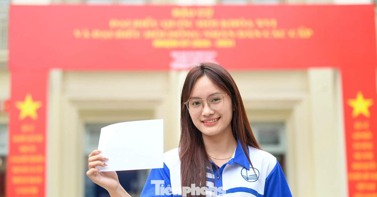 Nữ sinh viên lần đầu đi bầu cử đúng ngày sinh nhật