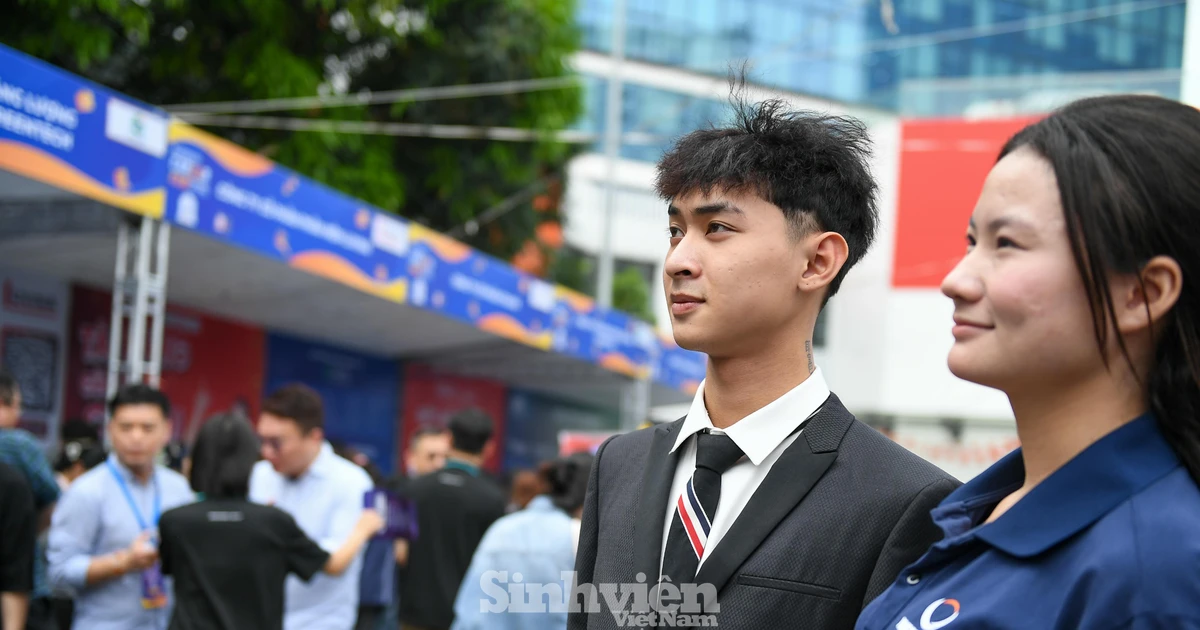 Theo chân sinh viên Phenikaa 'săn' việc làm: Học hỏi, thử sức và trưởng thành
