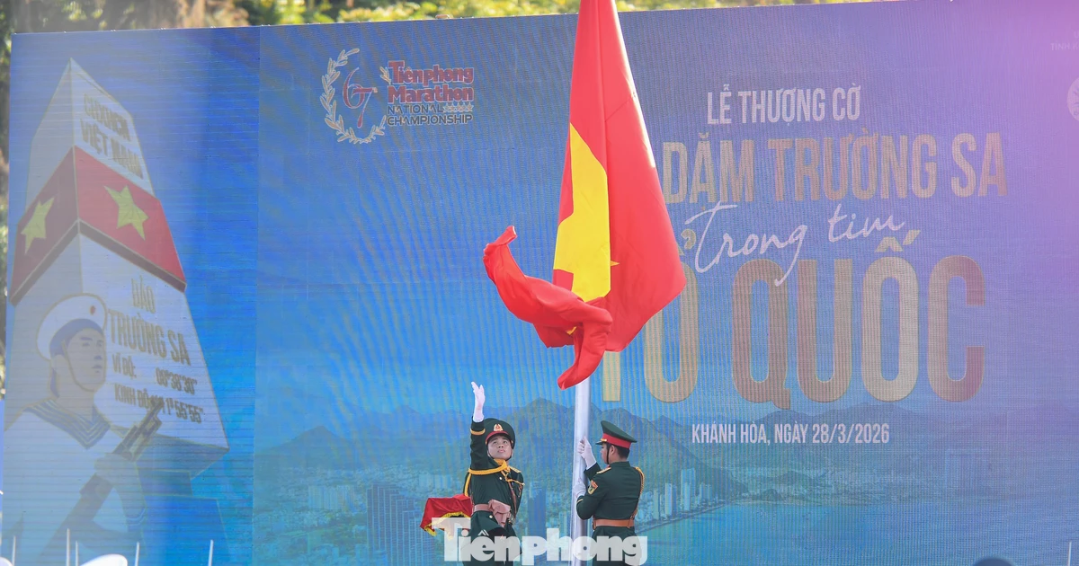 Xúc động lễ thượng cờ từ Khánh Hòa kết nối trực tiếp với Trường Sa