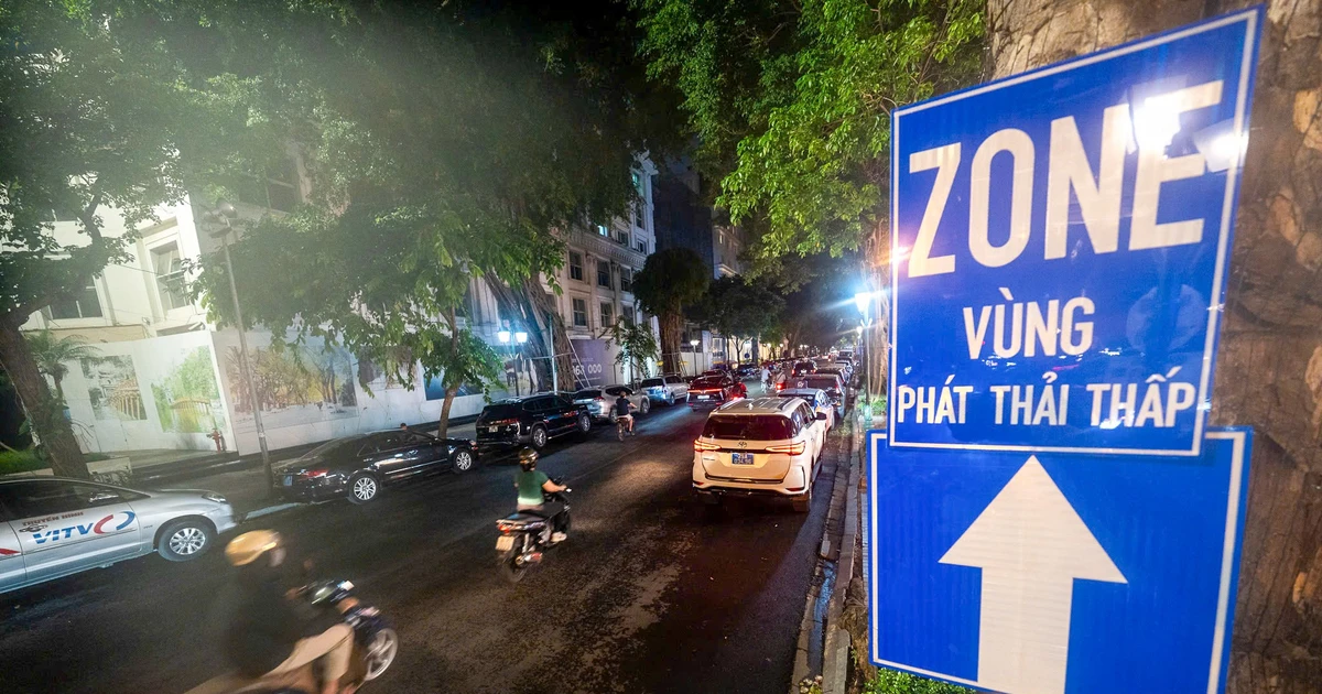 Ngày đầu vùng phát thải thấp Hà Nội: Tài xế đổi lộ trình, người dân dần thích ứng