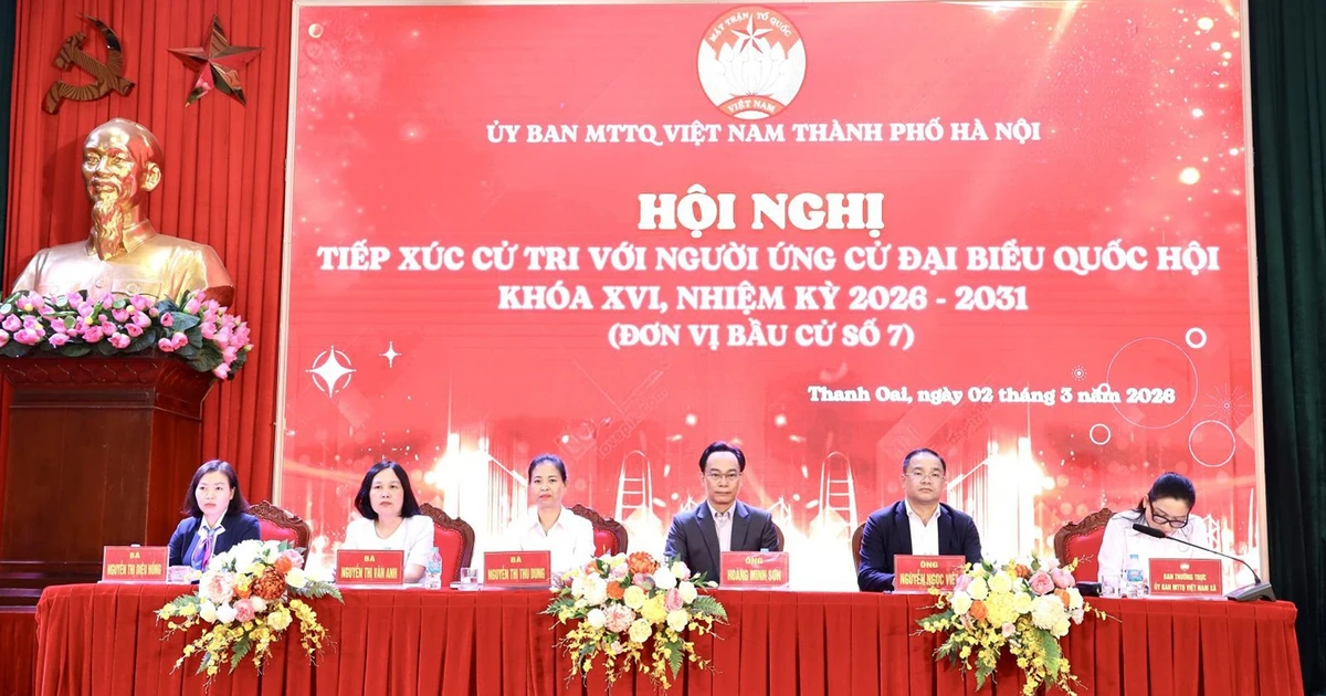Quyền Bộ trưởng Hoàng Minh Sơn và các ứng cử viên đại biểu Quốc hội tiếp xúc cử tri