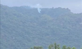 Máy bay quân sự rơi trên vùng núi, phi công nhảy dù an toàn