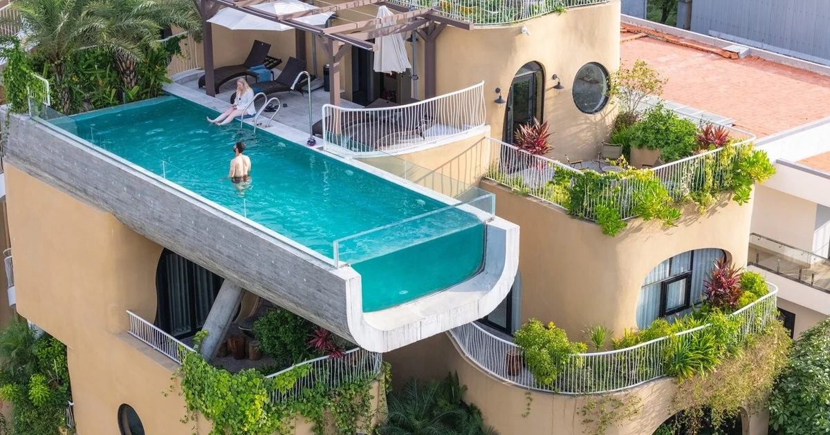 Kiến trúc độc đáo của khách sạn nghỉ dưỡng giữa phố biển Đà Nẵng