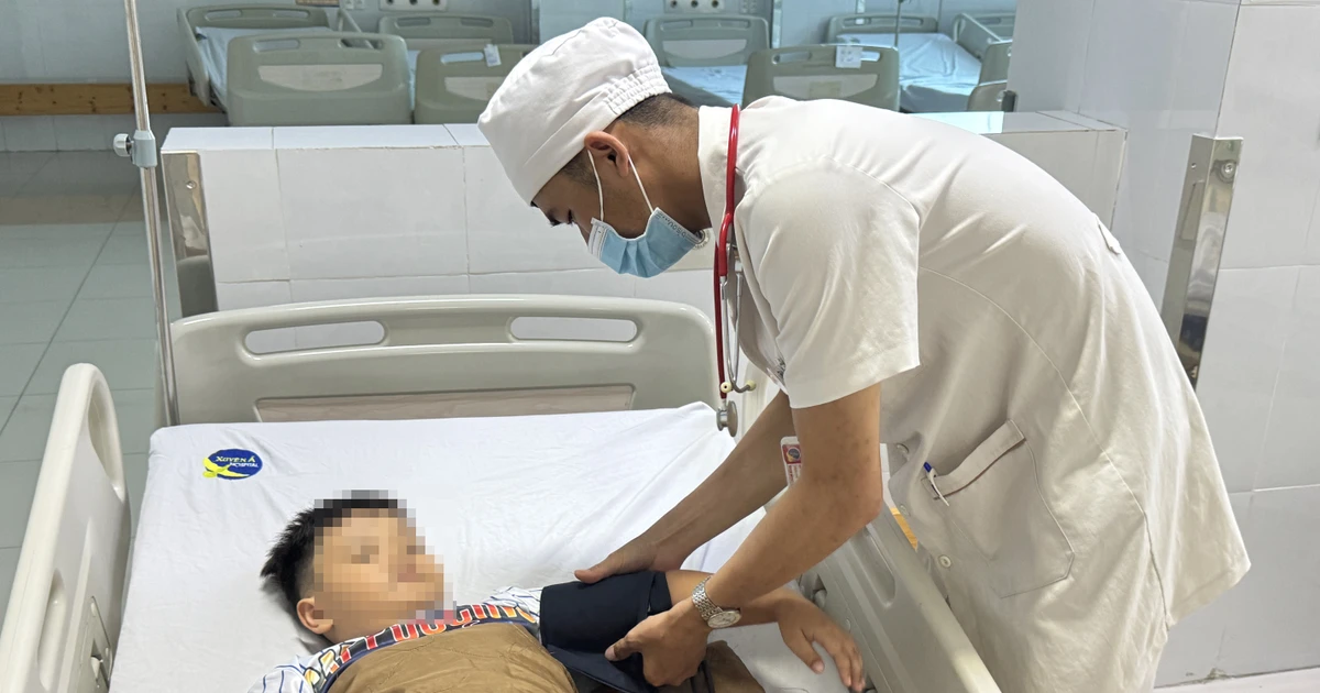 Nuốt mủ hoa sứ, 2 trẻ suýt tử vong vì ngộ độc nặng