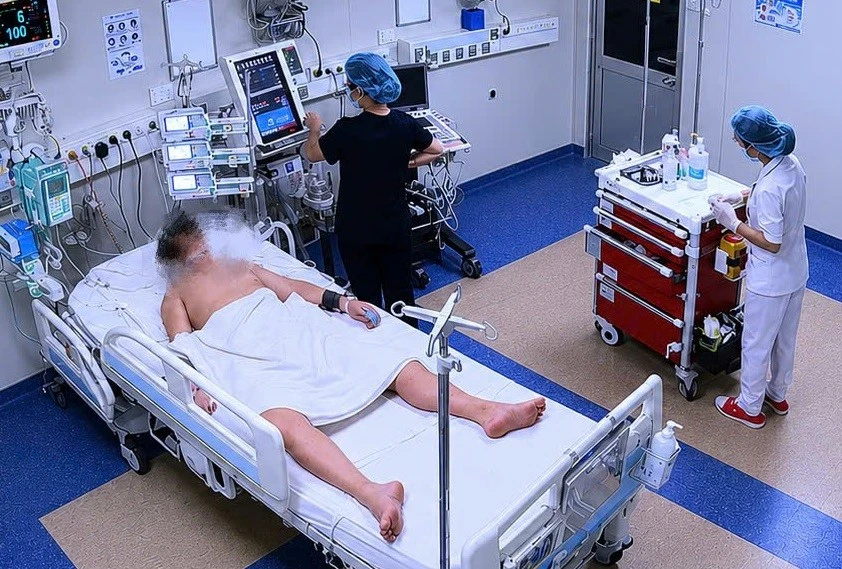 Cứu thiếu niên thoát 'cửa tử' vì nhiễm não mô cầu tối cấp