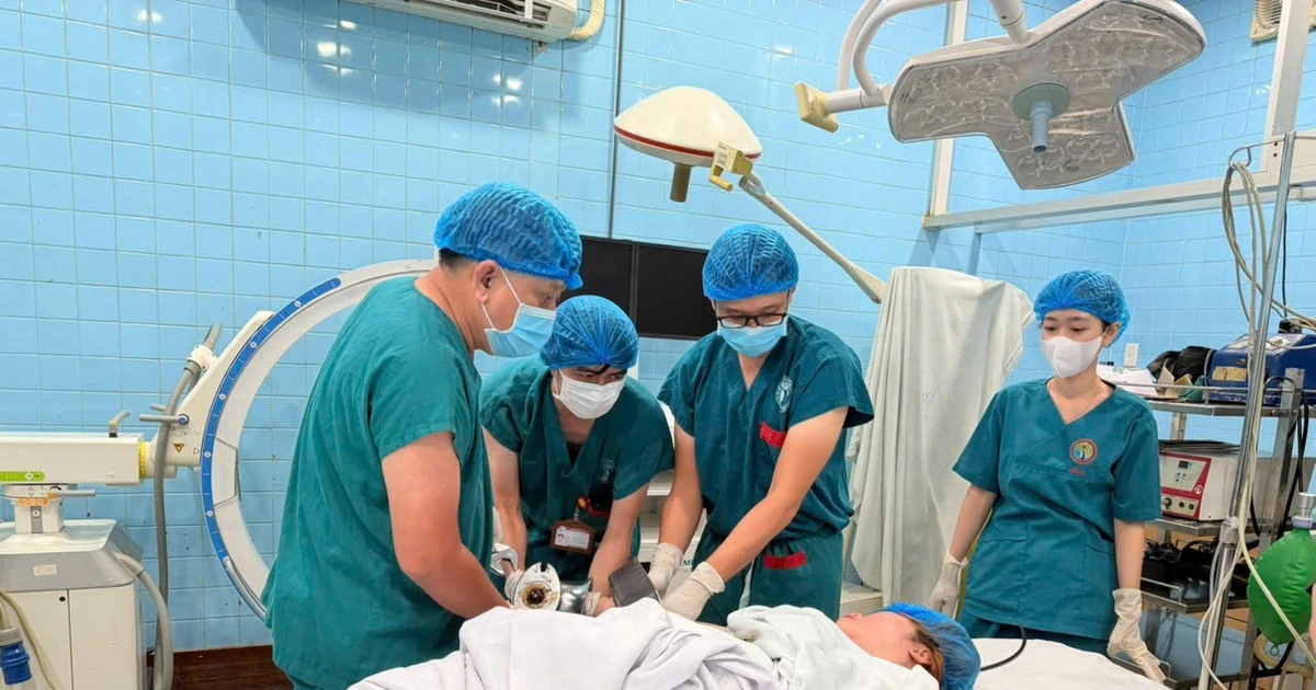 Người phụ nữ ở TPHCM ôm theo máy xay thịt nhập viện cấp cứu