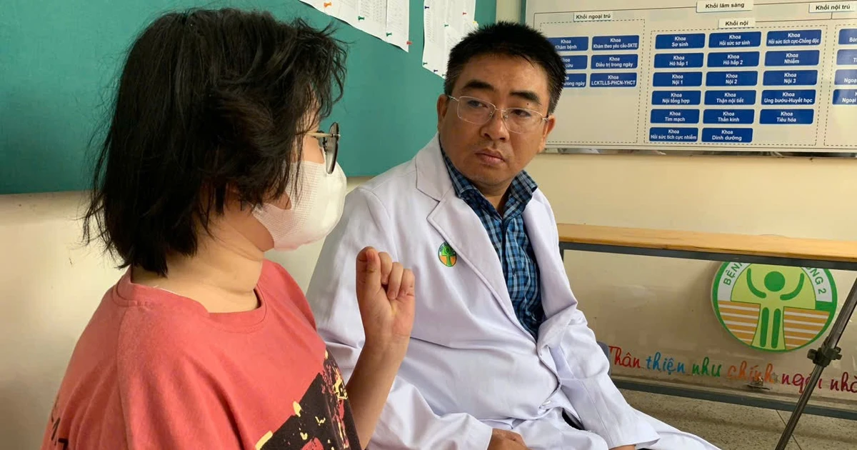 Cuộc gọi lúc nửa đêm giải cứu bé gái bị mẹ ruột ép bán dâm