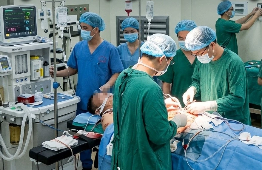 Đại phẫu cứu người đàn ông bị 'hỏng súng, mất đạn' do tai nạn giao thông