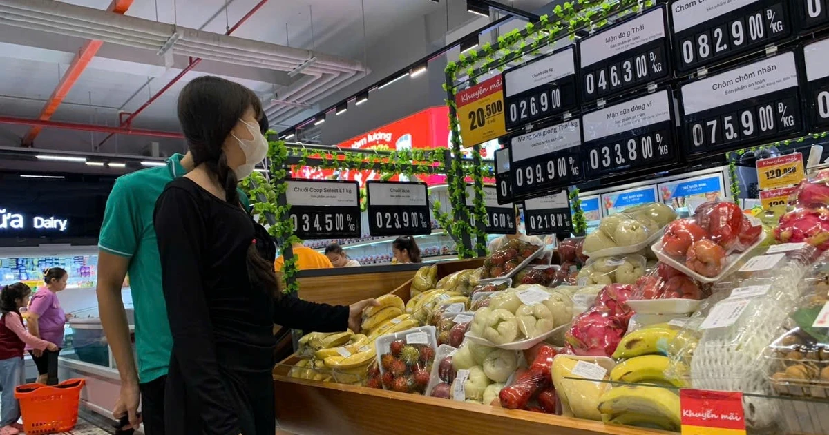 Giữa ‘bão giá’ xăng dầu, TPHCM kích hoạt loạt giải pháp bình ổn dài 12 tháng