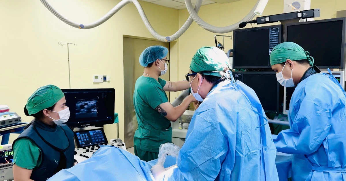 Biến chứng sản khoa hiếm gặp suýt đoạt mạng mẹ con sản phụ