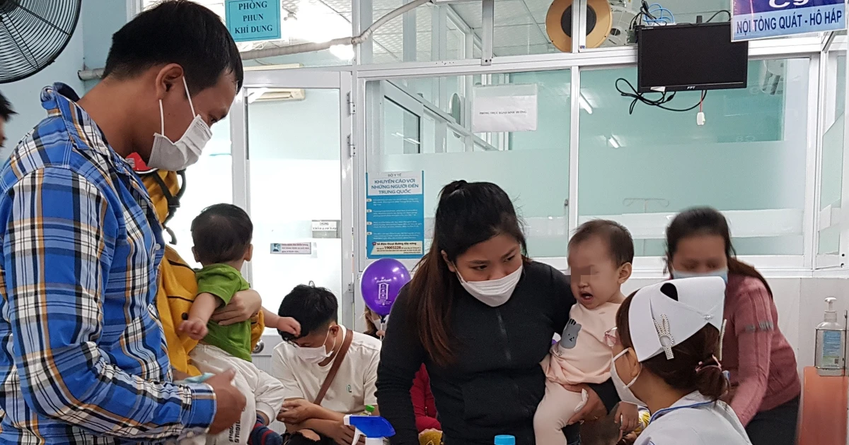 Bệnh tay chân miệng tăng sốc, TP.HCM cảnh báo ‘sóng dịch’ đe dọa trẻ nhỏ