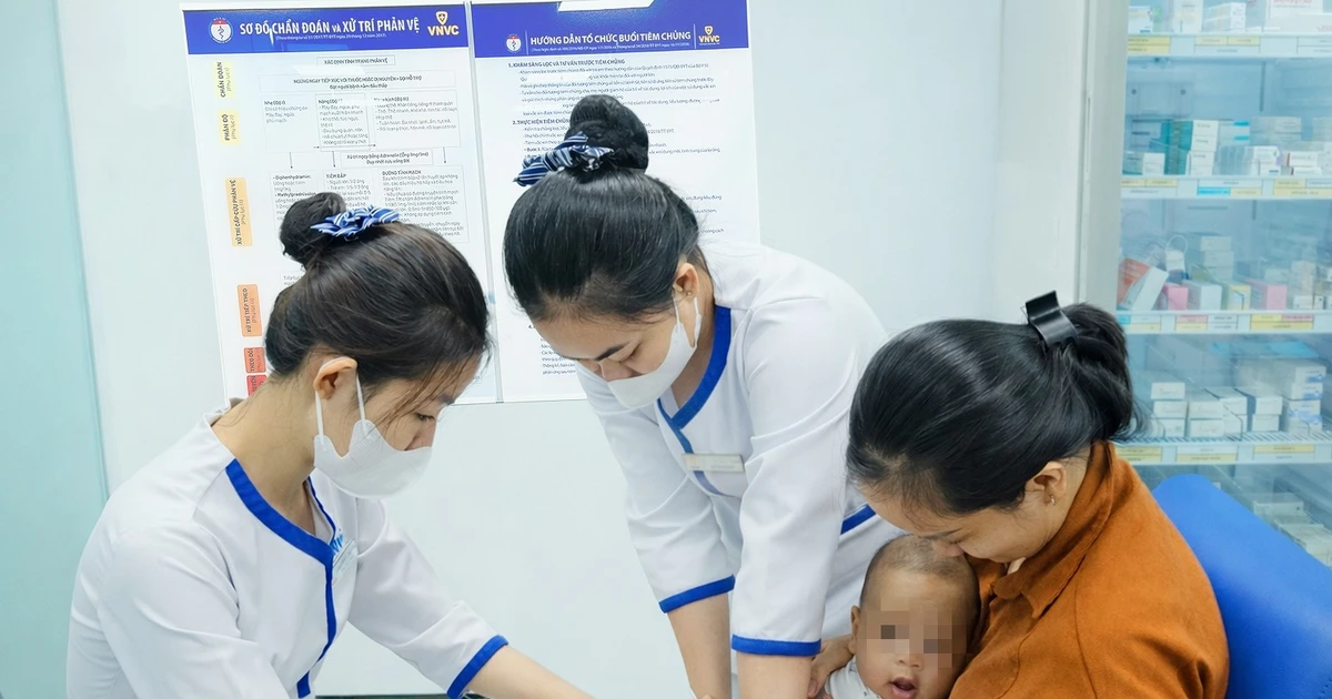 Sau ca tử vong do não mô cầu, người dân đổ xô đi tiêm vắc xin