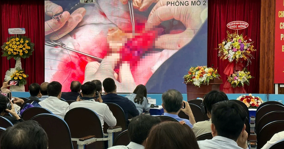 Truyền hình trực tiếp phẫu thuật phục hồi 'bản lĩnh đàn ông'