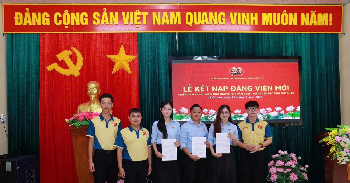 Hạt giống đỏ từ Mùa hè xanh - Bài 1: Vào Đảng ở đảo tiền tiêu