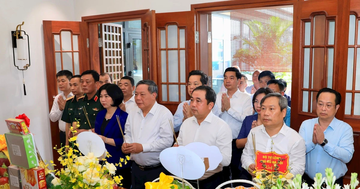 Lãnh đạo thành phố Hà Nội dâng hương tưởng nhớ cố Tổng Bí thư Nguyễn Phú Trọng