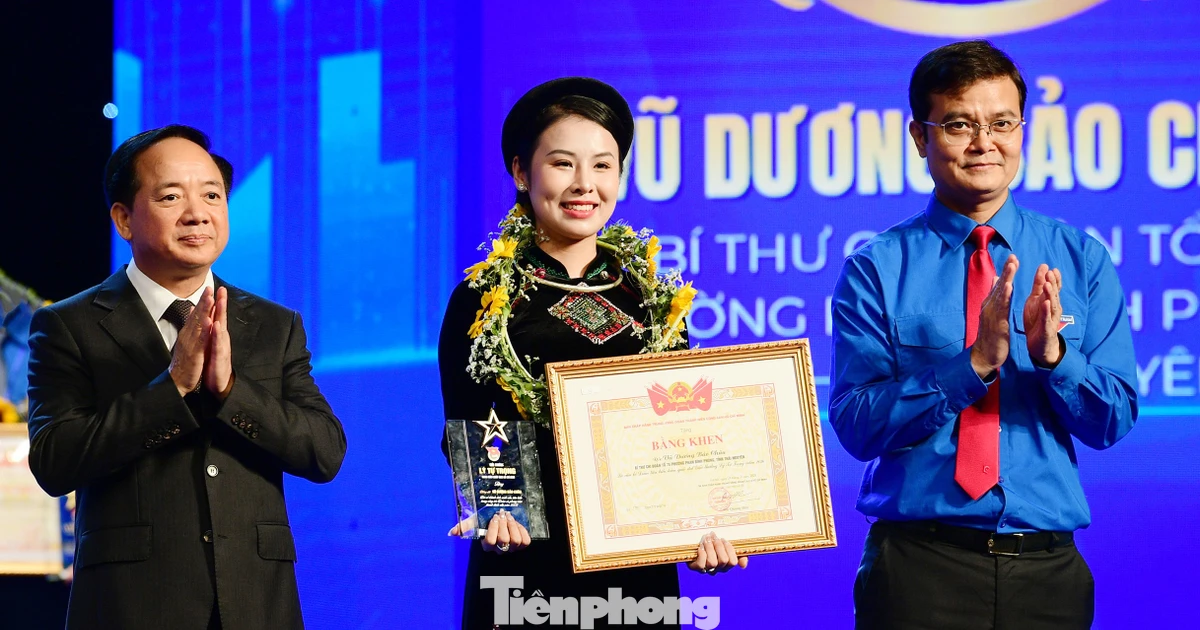 Vinh danh 100 cán bộ Đoàn xuất sắc, lan tỏa tinh thần cống hiến của tuổi trẻ