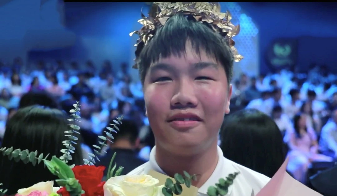 Nam sinh Phú Thọ ngược dòng giành vòng nguyệt quế, lọt vào trận quý Đường lên đỉnh Olympia