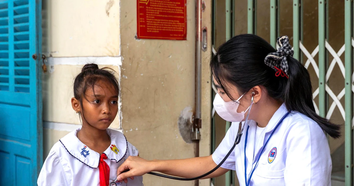 Tư vấn, chăm sóc dinh dưỡng 300 trẻ em vùng đồng bào dân tộc thiểu số