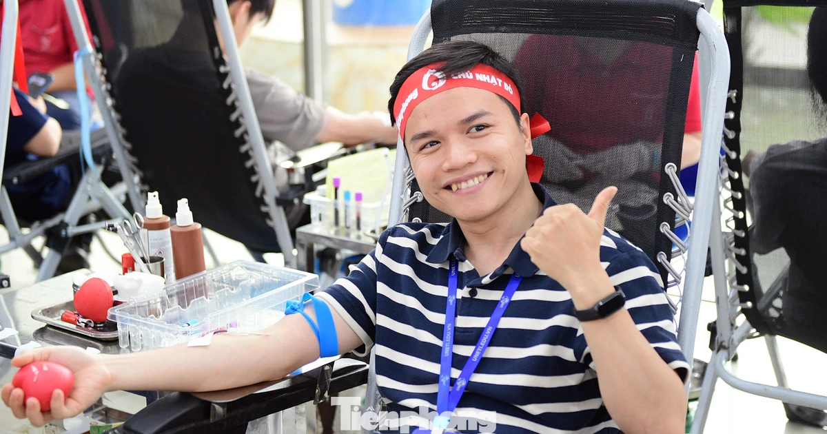 Sôi động ngày hội hiến máu Chủ Nhật Đỏ tại Trường ĐH Kinh tế - Kỹ thuật công nghiệp