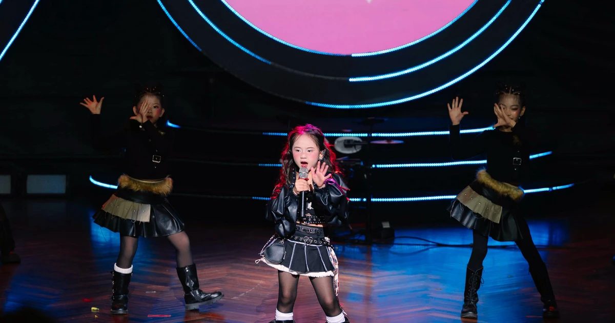 Học sinh lớp 1 giành ngôi quán quân thi hát tiếng Anh