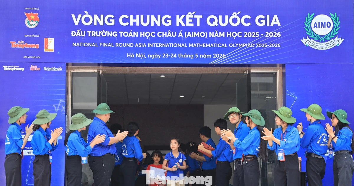 [Trực tiếp] Vinh danh các 'cao thủ' giải Toán bằng tiếng Anh