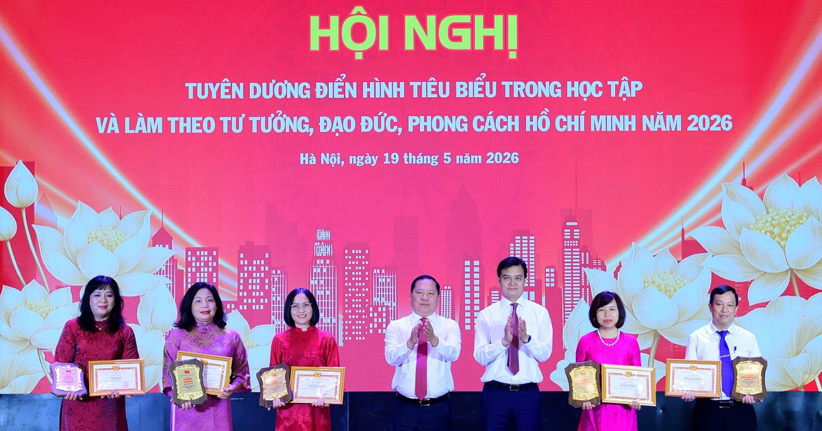 Trung ương Đoàn tuyên dương điển hình học tập và làm theo tư tưởng, đạo đức, phong cách Hồ Chí Minh
