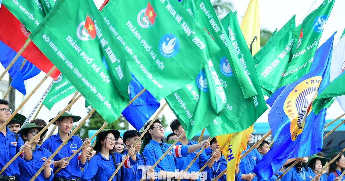 Hàng nghìn sinh viên Thủ đô mang nhiệt huyết tuổi trẻ đến Chiến dịch Mùa hè xanh 2026
