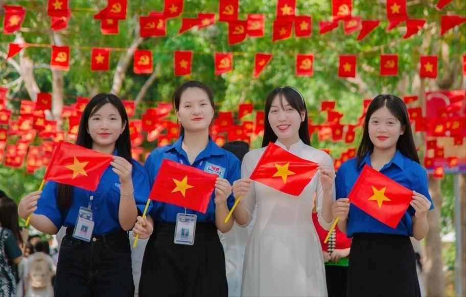 Nhiều hoạt động ý nghĩa của tuổi trẻ cả nước hướng tới ngày hội non sông
