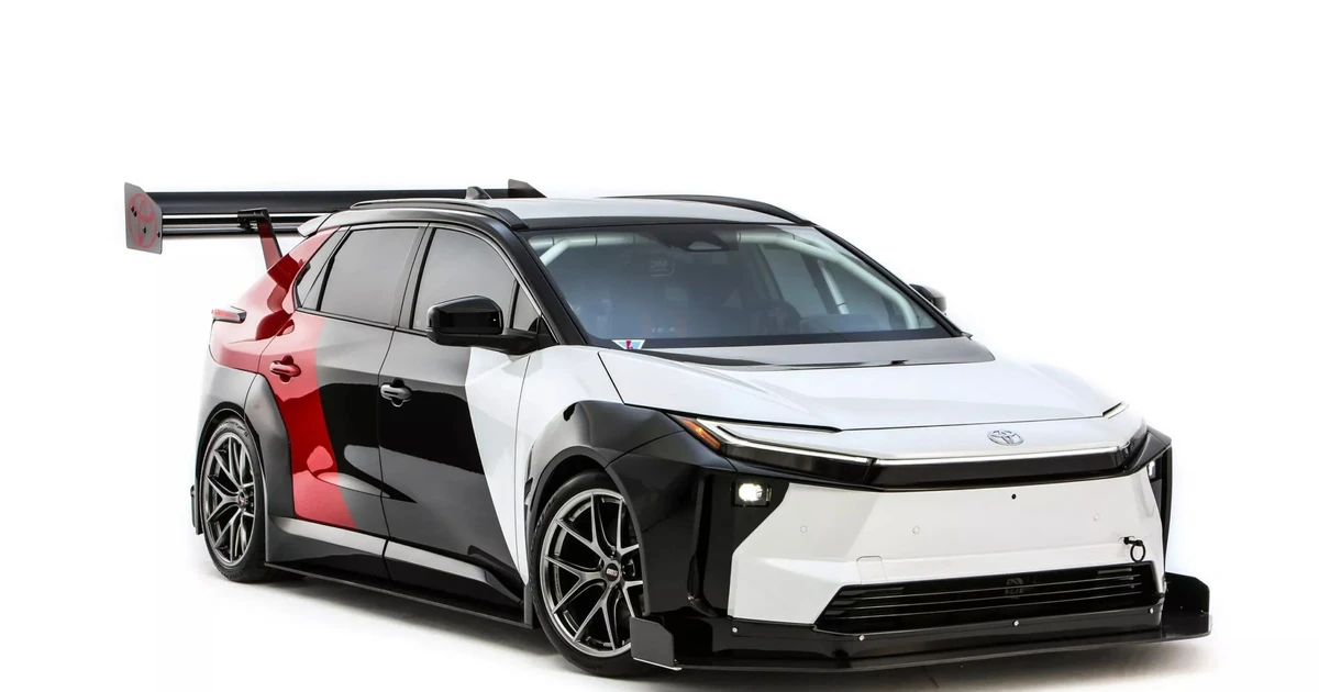 Toyota hé lộ biến thể xe điện hiệu suất cao