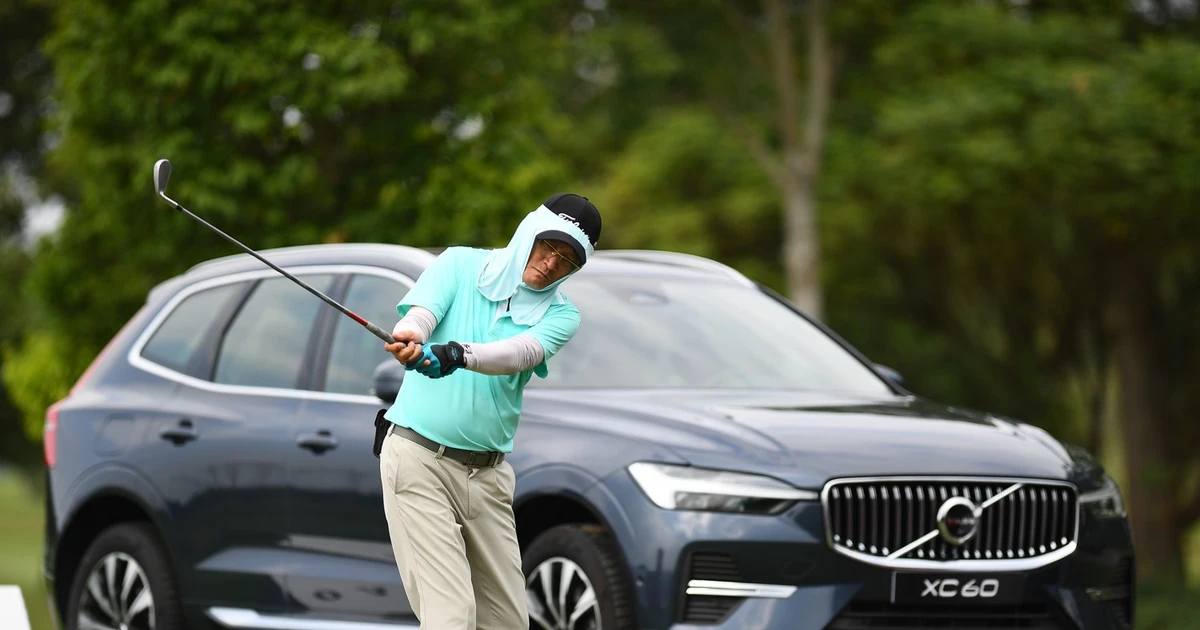 Xe sang Volvo chờ golfer chinh phục HIO ở Tiền Phong Golf Championship 2025