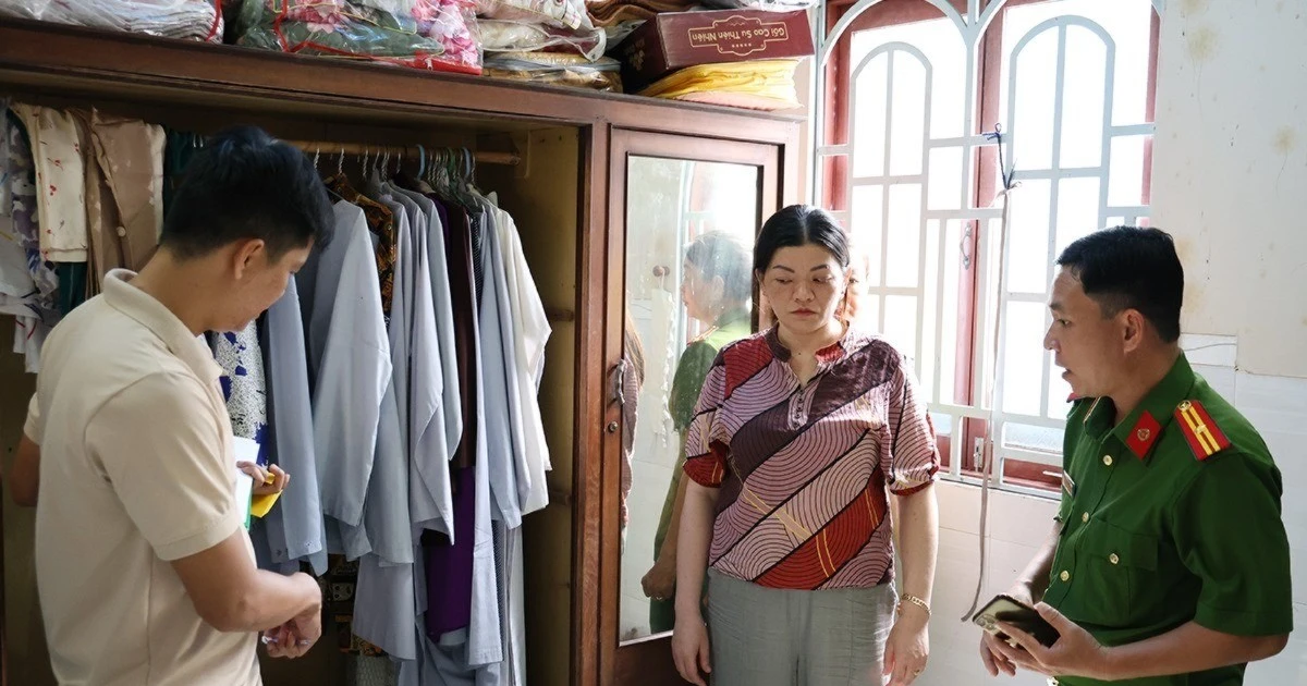 Cháu dâu giúp dọn nhà rồi trộm 10 cây vàng và 500 triệu của cô chồng