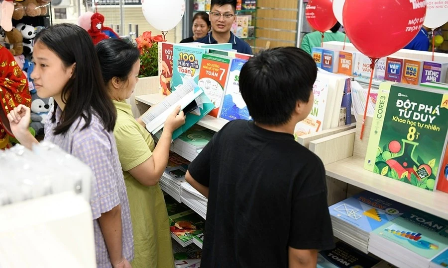 Nhiều nhóm ebook đóng cửa, ai sẽ “thiệt thòi” nhất và nên làm gì để khắc phục?